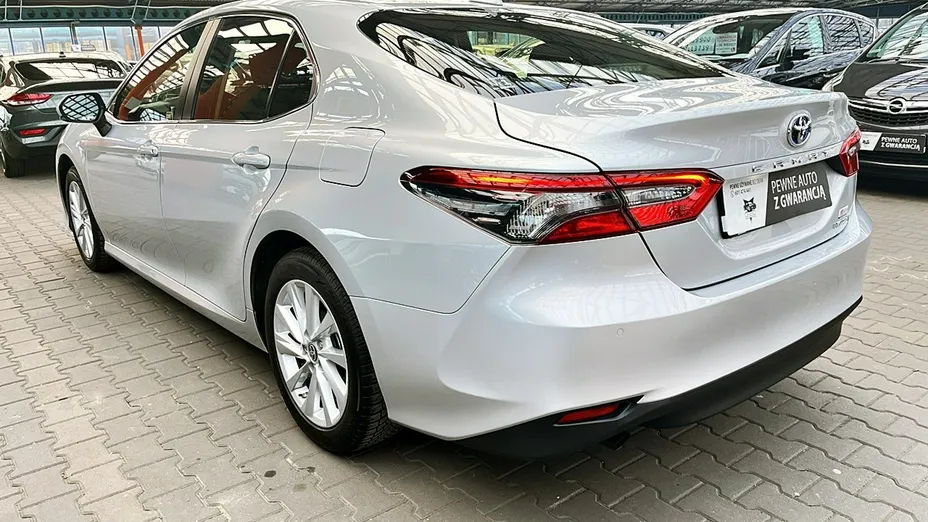 TOYOTA Camry -