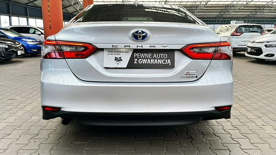 TOYOTA Camry -