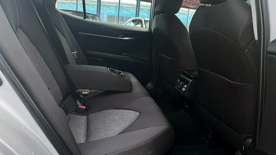 TOYOTA Camry -
