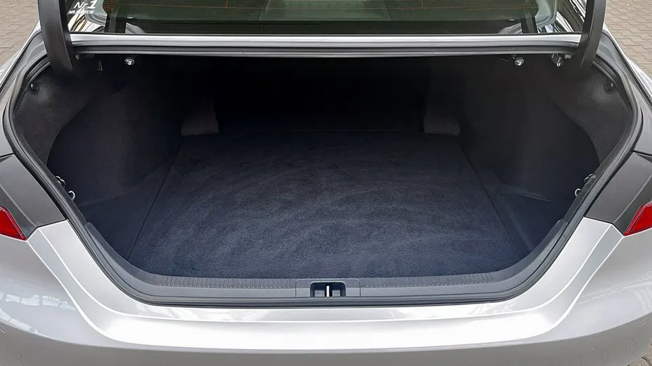 TOYOTA Camry -