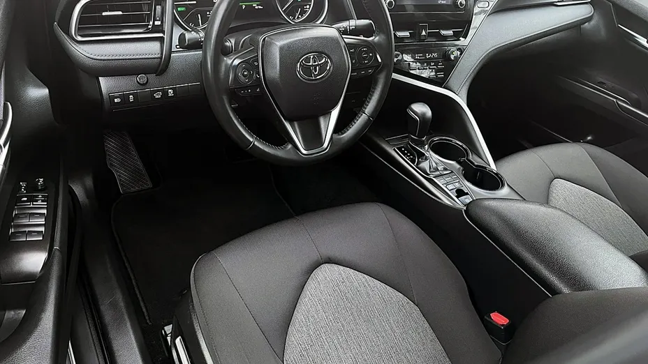 TOYOTA Camry -