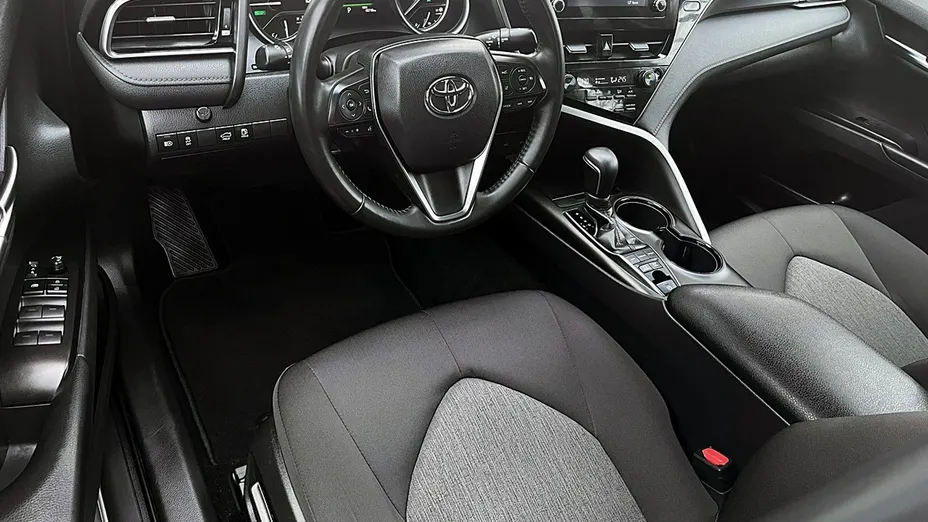 TOYOTA Camry -