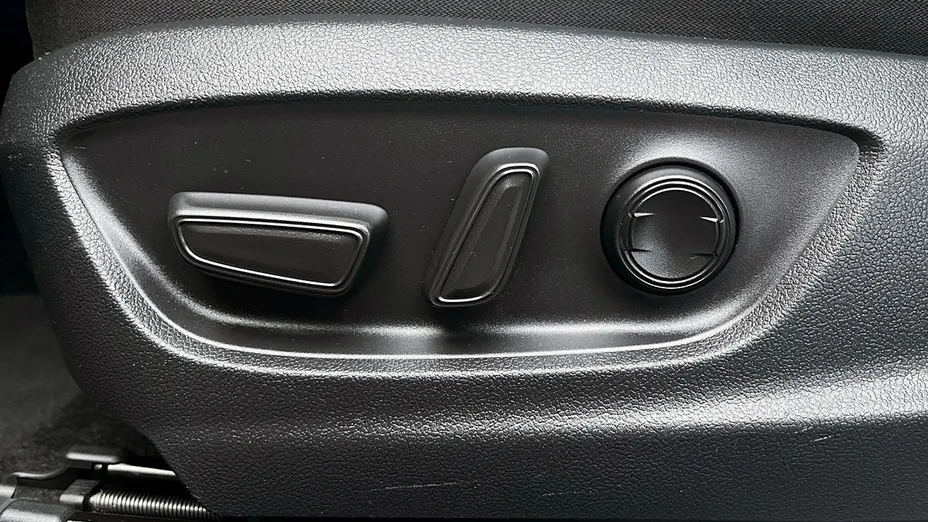 TOYOTA Camry -