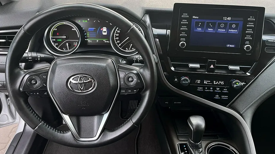 TOYOTA Camry -