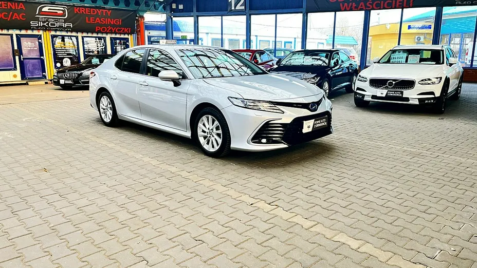TOYOTA Camry -