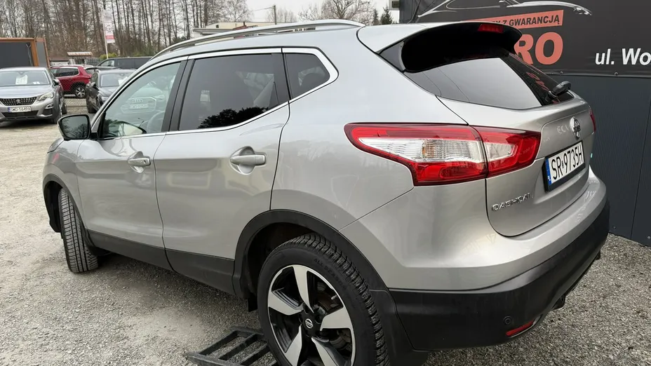 NISSAN Qashqai -