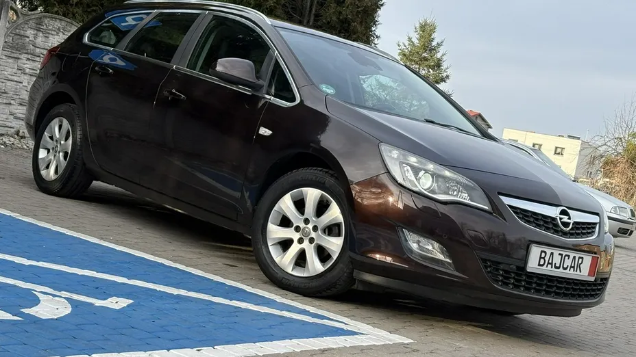 OPEL Astra -