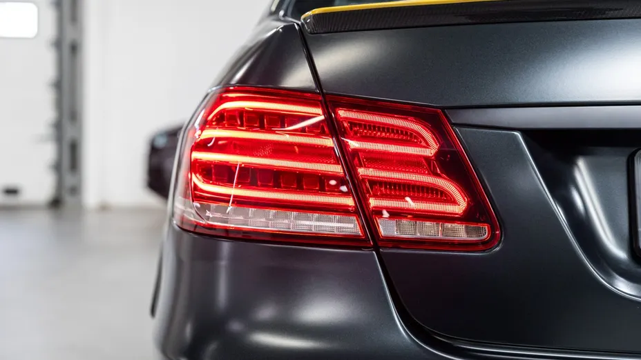 MERCEDES-BENZ E Klasa -
