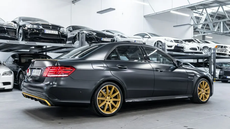 MERCEDES-BENZ E Klasa -
