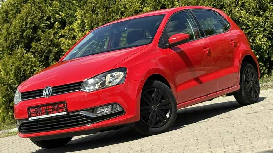 VOLKSWAGEN Polo -