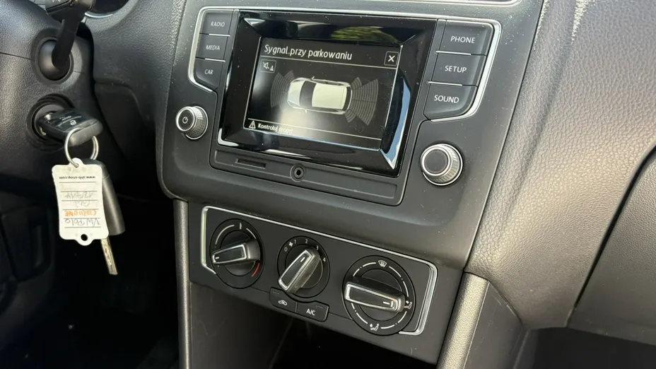 VOLKSWAGEN Polo -