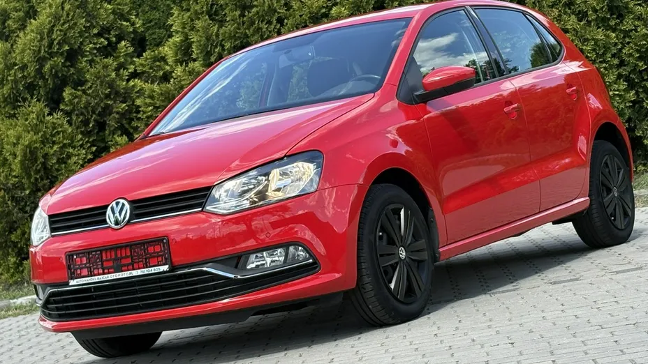 VOLKSWAGEN Polo -