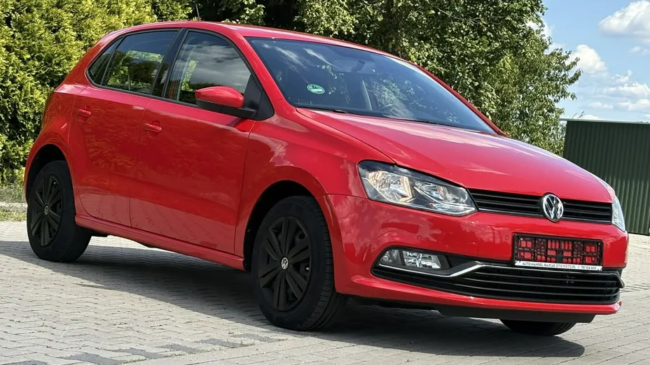 VOLKSWAGEN Polo -
