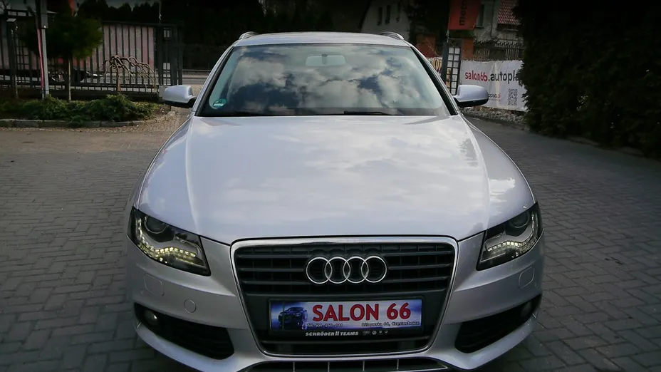 AUDI A4 -