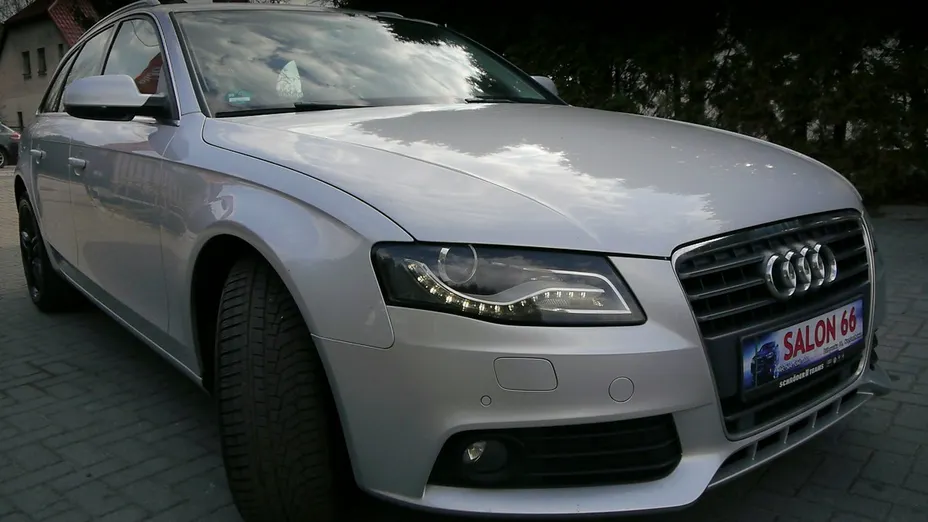 AUDI A4 -