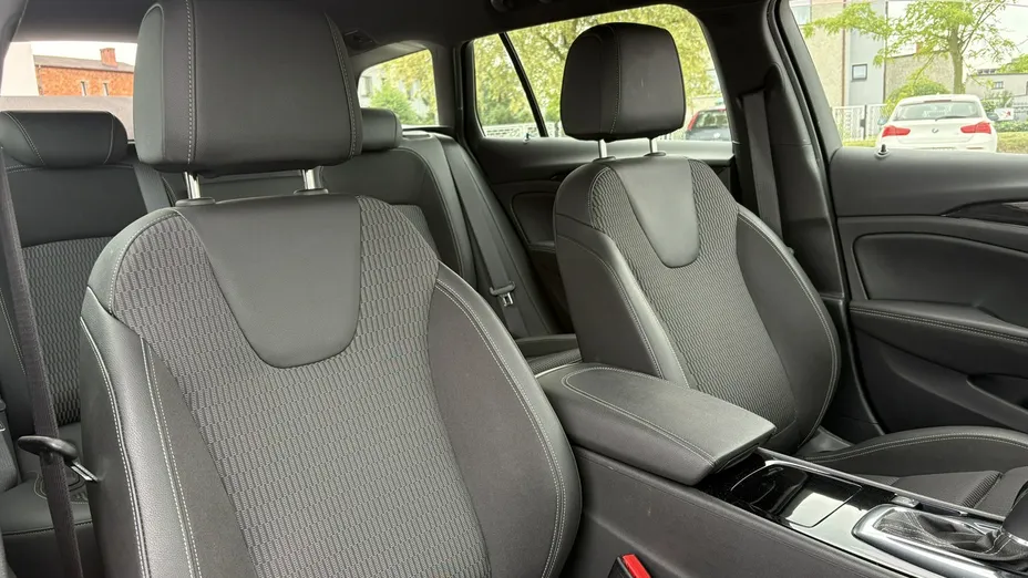 OPEL Insignia -