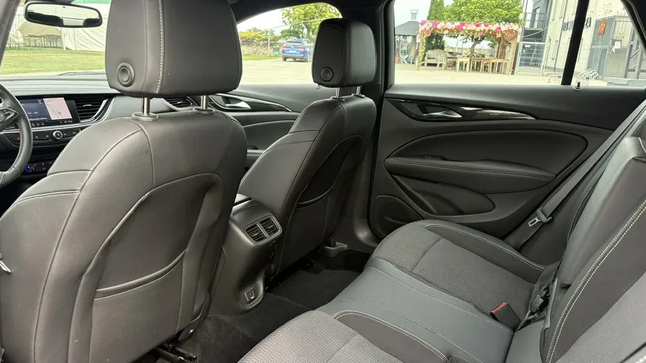 OPEL Insignia -