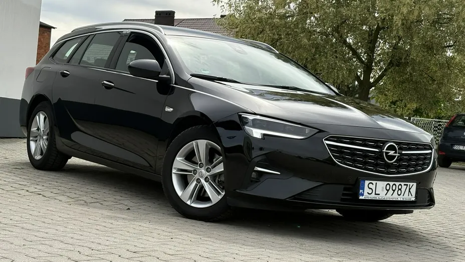 OPEL Insignia -