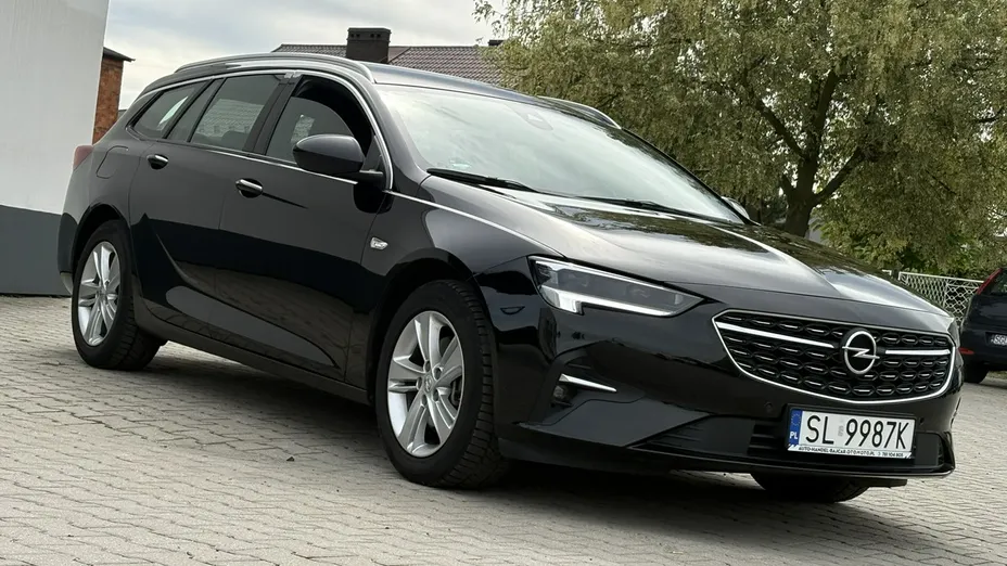 OPEL Insignia -