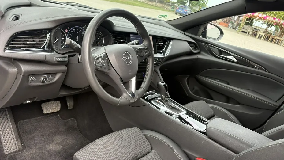 OPEL Insignia -