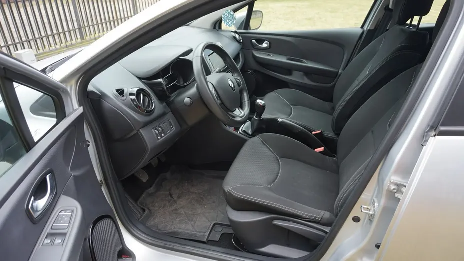 RENAULT Clio -