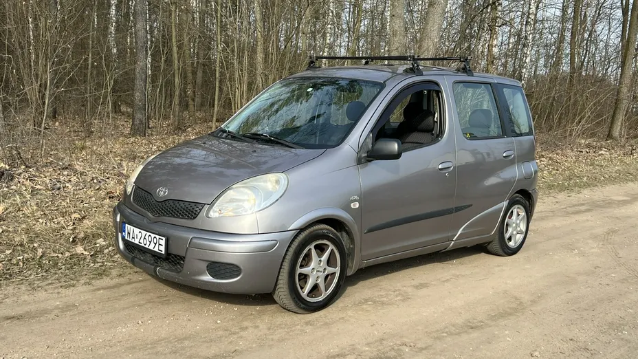 TOYOTA Yaris Verso -