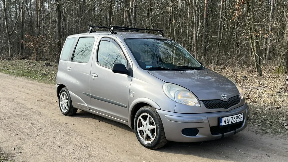 TOYOTA Yaris Verso -