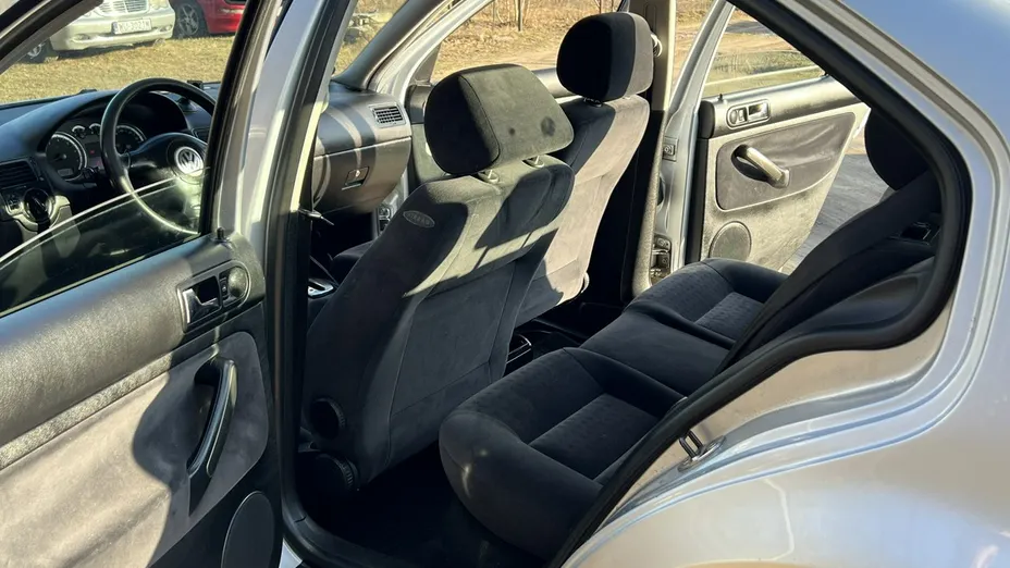 VOLKSWAGEN Bora -
