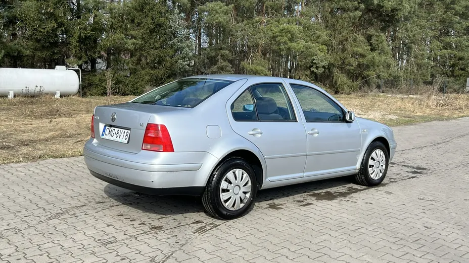 VOLKSWAGEN Bora -