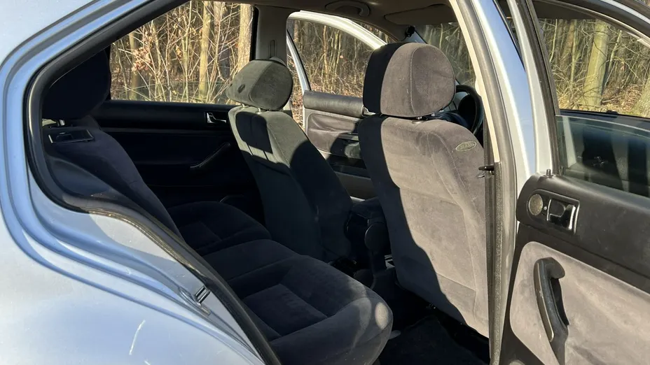 VOLKSWAGEN Bora -