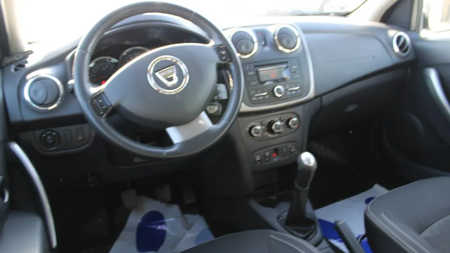 DACIA Logan -