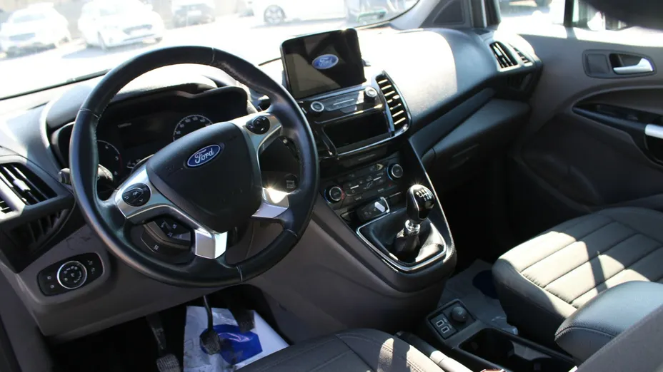 FORD Tourneo Connect -