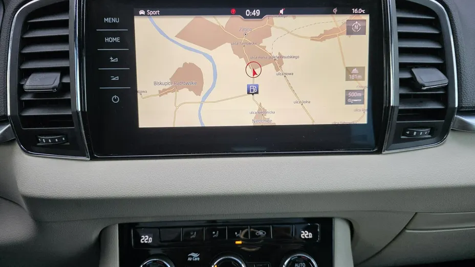 SKODA Karoq -