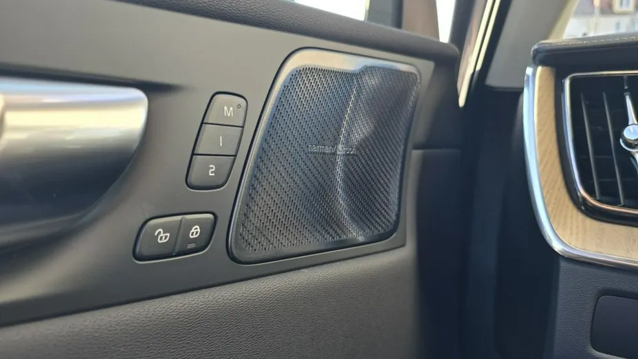 VOLVO XC60 -