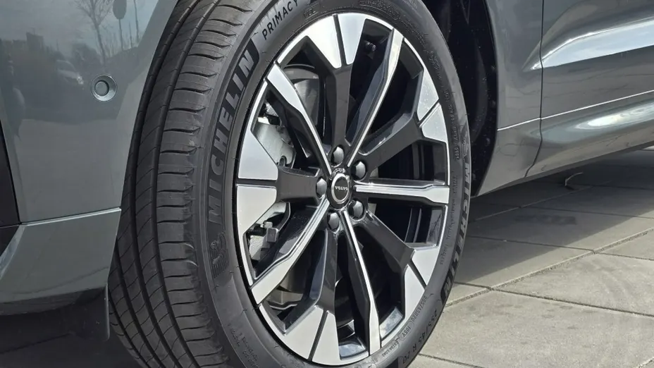 VOLVO XC60 -