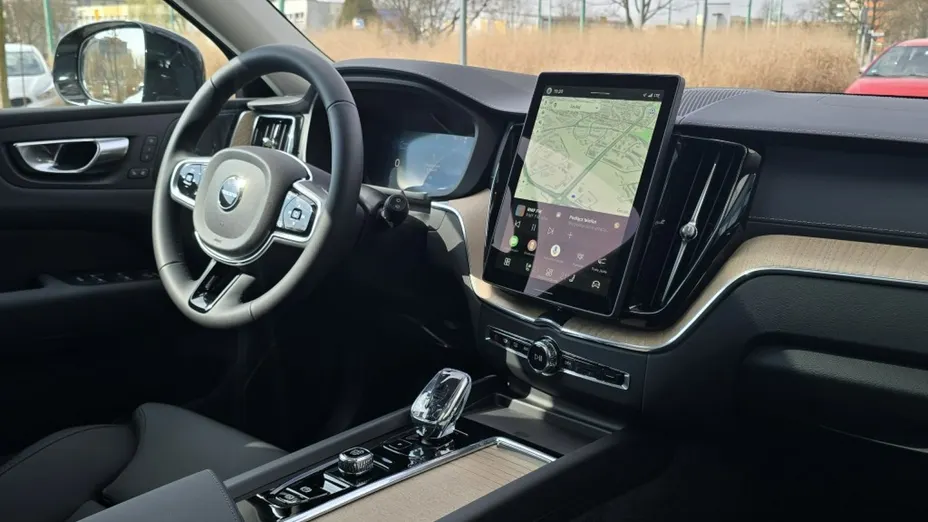VOLVO XC60 -