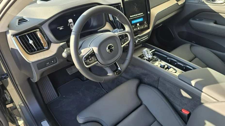 VOLVO XC60 -