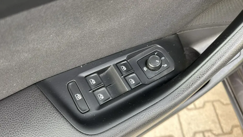 VOLKSWAGEN Passat -