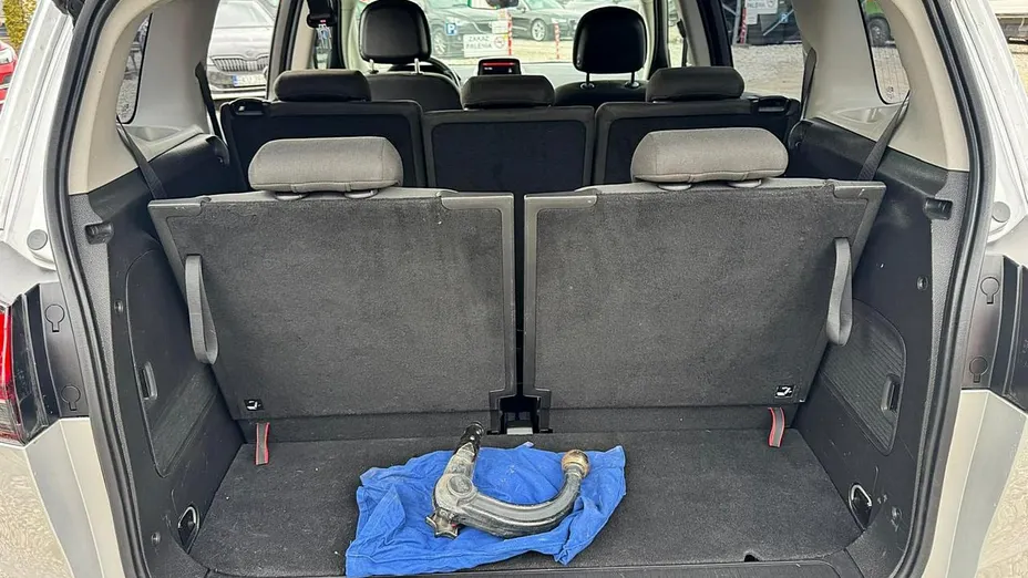 OPEL Zafira -
