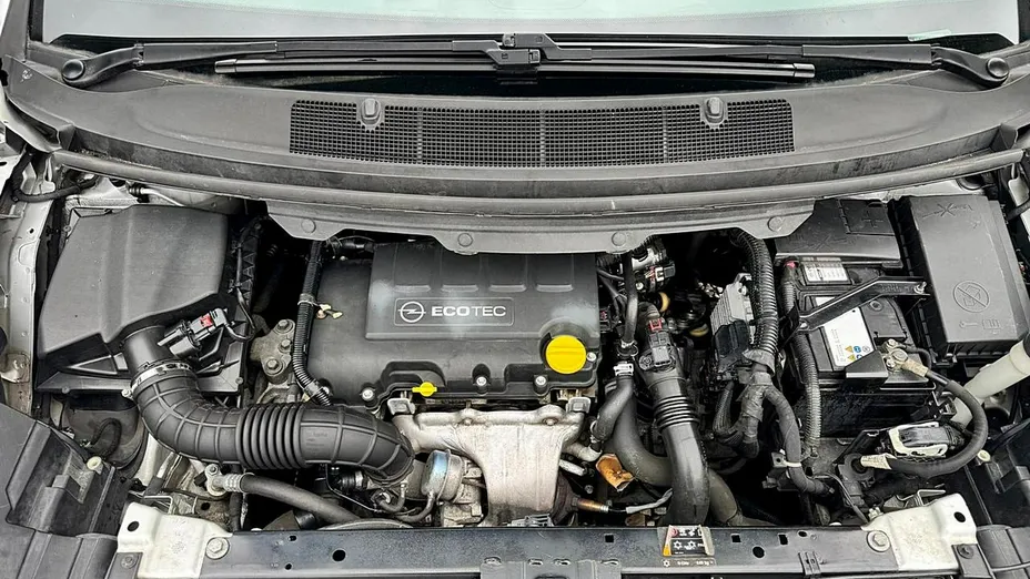 OPEL Zafira -