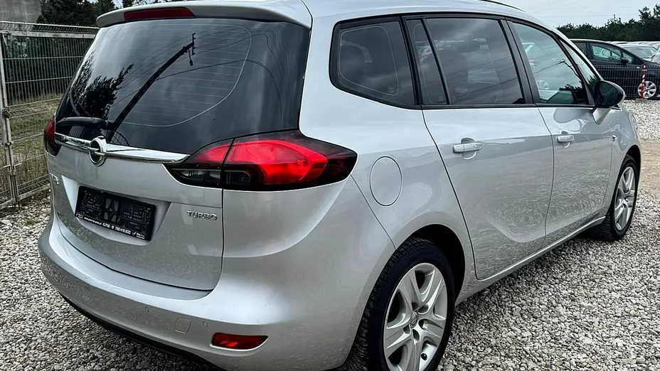OPEL Zafira -