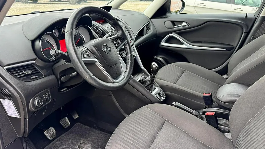 OPEL Zafira -