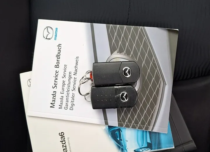 MAZDA 6 -