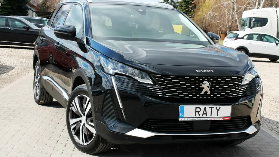PEUGEOT 5008 -