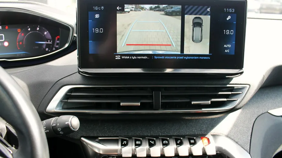 PEUGEOT 5008 -