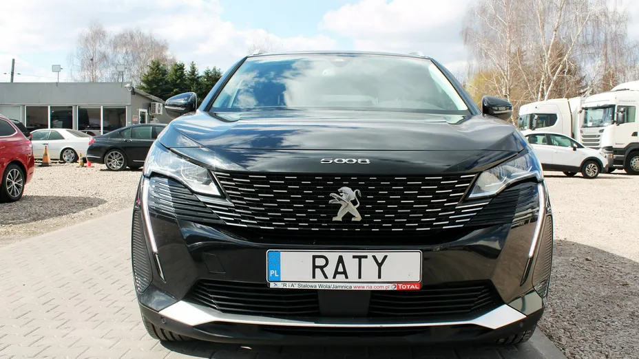 PEUGEOT 5008 -