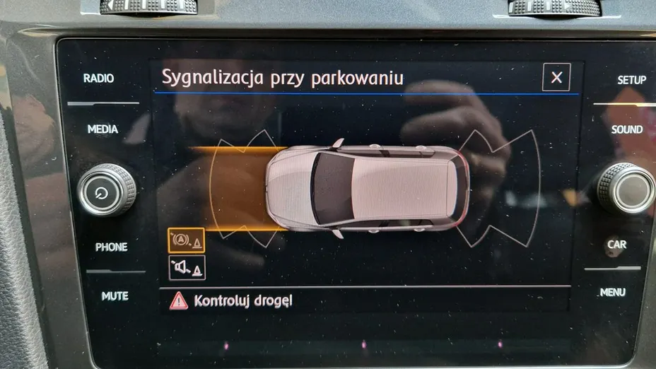 VOLKSWAGEN Golf -