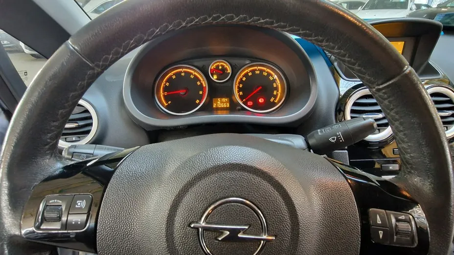 OPEL Corsa -