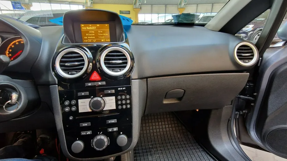 OPEL Corsa -