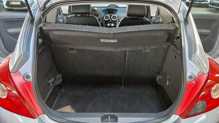 OPEL Corsa -